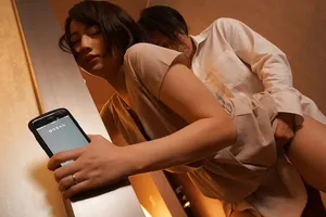 Vợ đi họp lớp rồi phang với nyc mặc cho chồng yêu ở nhà chờ